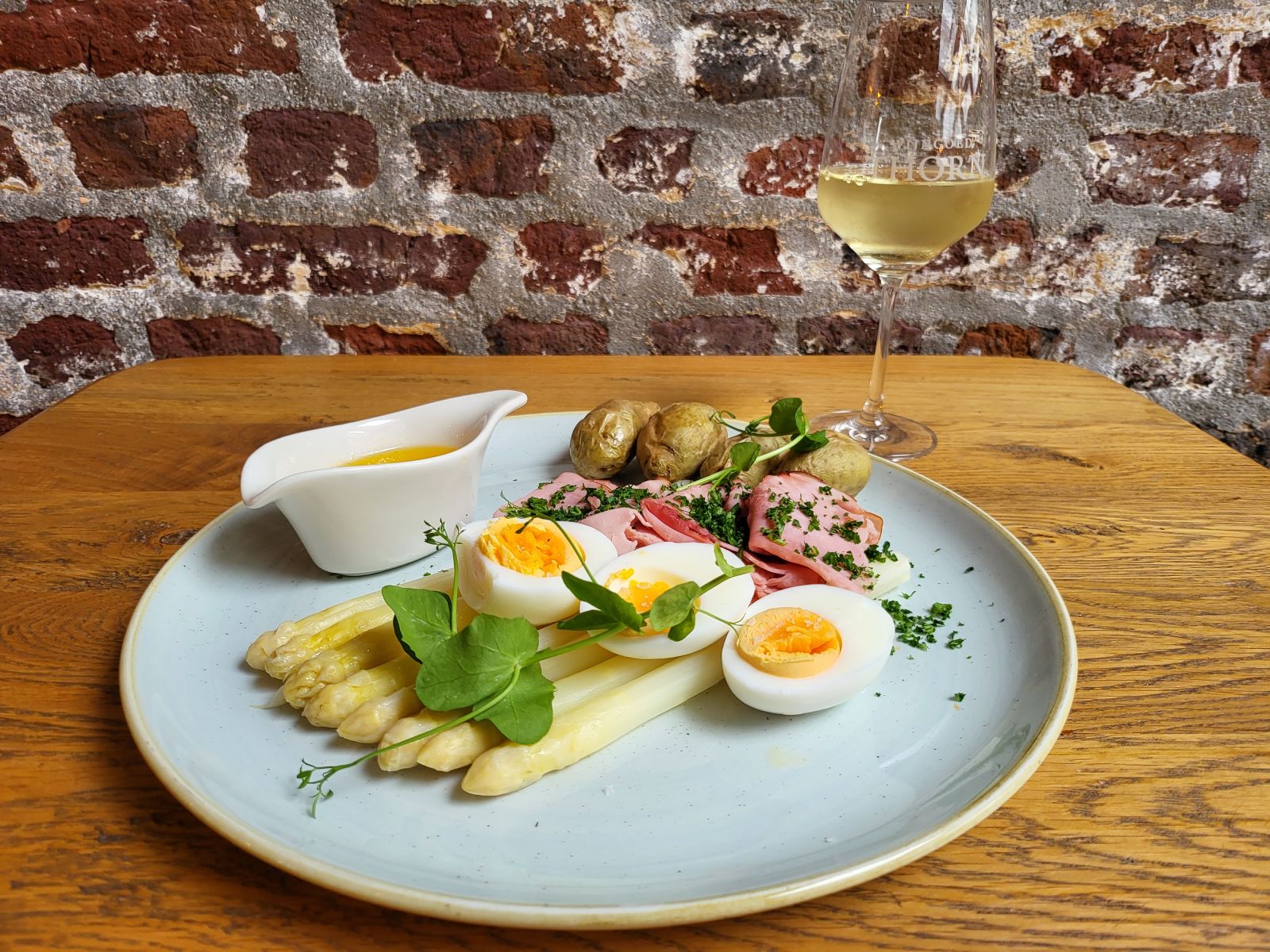 Asperges op Limburgse wijze
